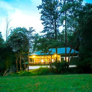 https://tusker-inn-forest-lodge-by-voye-homes.kerala-hotels.net